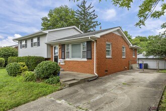 Building Photo - 2124 Violet Rd