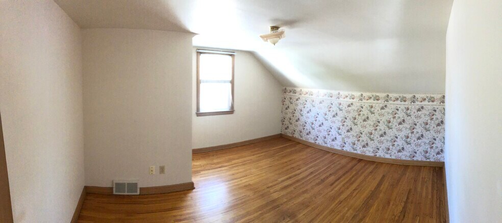 Bedroom - 124 Spruce St