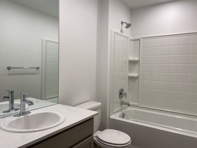 Building Photo - Exquisite 3 Bed 2.5 Bath Single Family Home