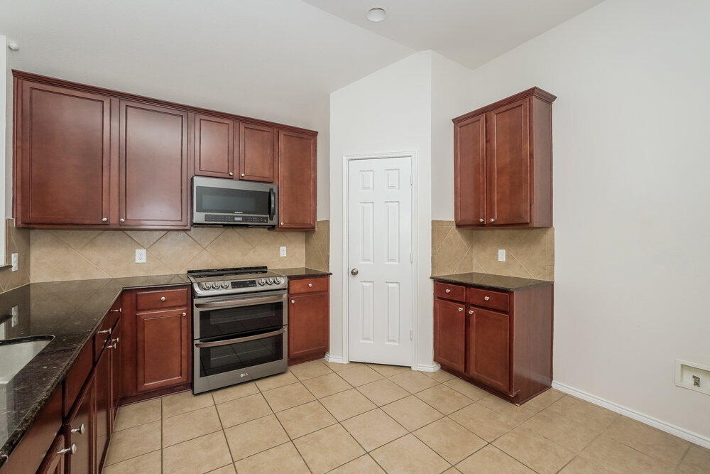 Building Photo - 16301 Severn Ln
