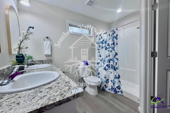 Building Photo - 308 Woodland Dr