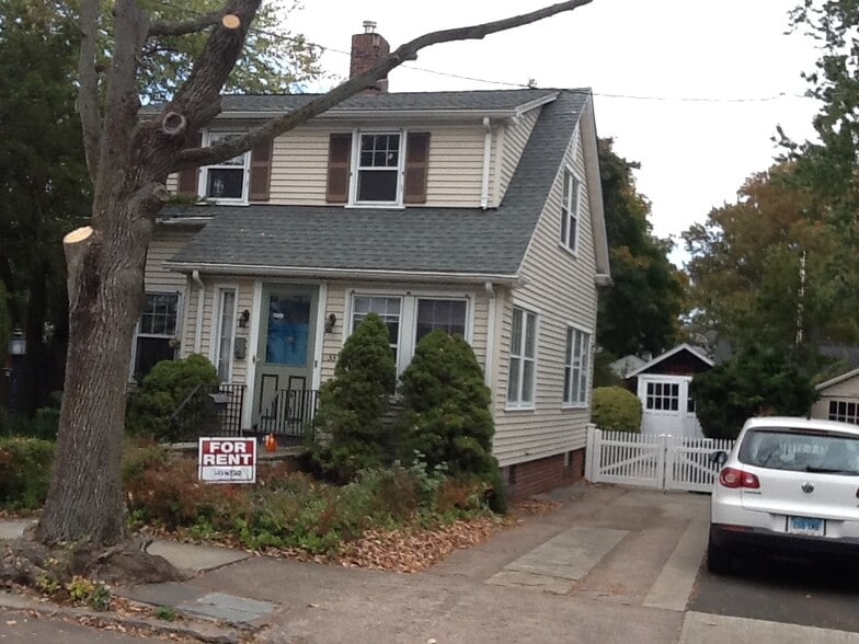 Primary Photo - 33 Mansion St