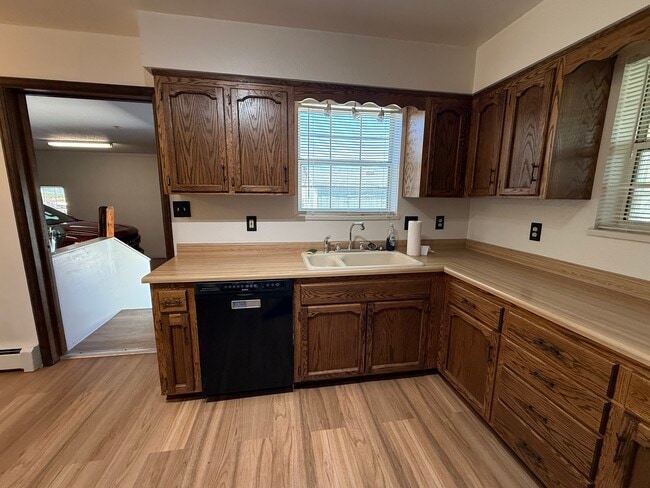 Building Photo - Green House