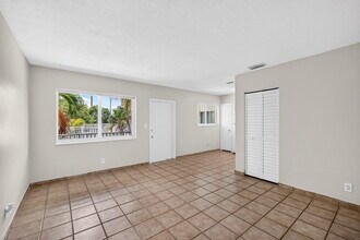 Building Photo - 1007 PROSPECT