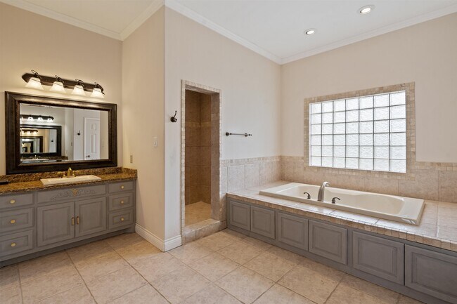 Building Photo - 31 Running Deer Mdws