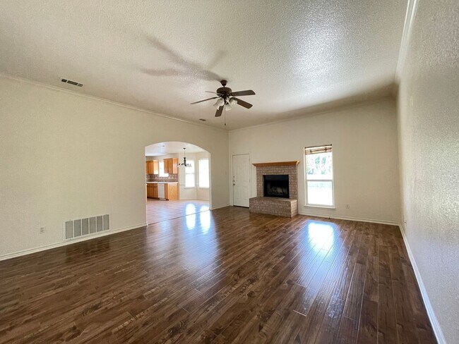 Building Photo - 3-Bedroom House for Rent in Nolanville, TX