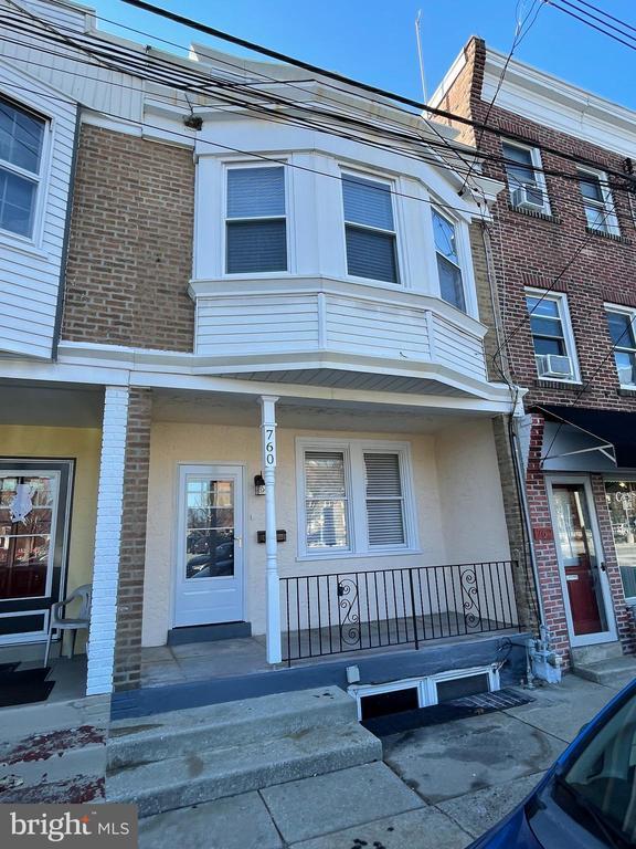 Building Photo - 760 W Railroad Ave