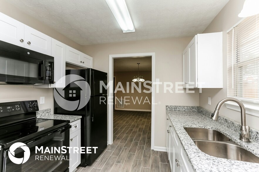 Building Photo - 305 Barr Cir