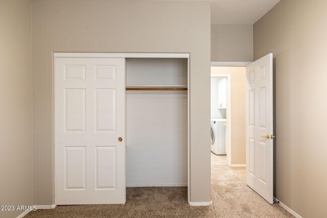 Building Photo - 3338 W Hemingway Ln