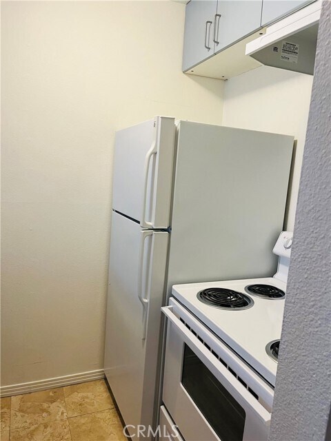 Building Photo - 525 S Ardmore Ave