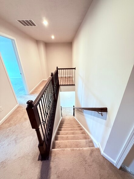 Building Photo - 3387 Jackson Park Dr NW