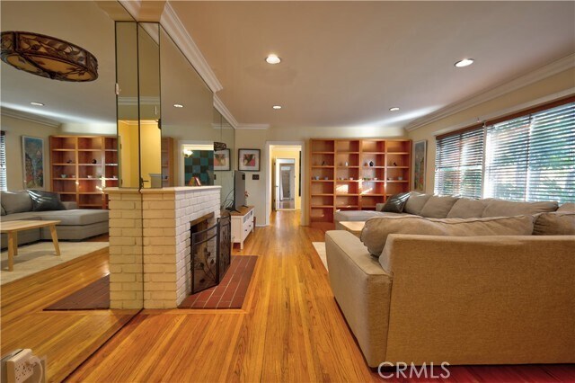 Building Photo - 2895 Woodlawn Ave