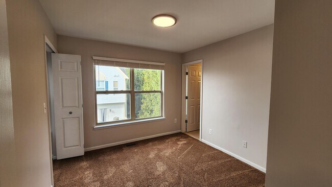 Building Photo - 1574 Kessler Ave