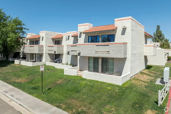 Building Photo - 985 N Granite Reef Rd