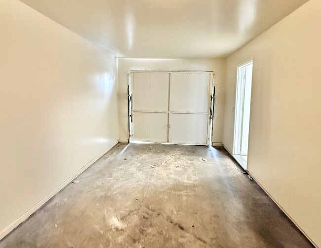 Building Photo - 200 Northwoods Ave