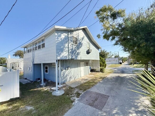 Building Photo - 501 53rd St S