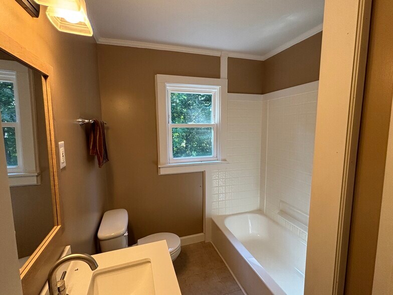 Bathroom - 7221 Sterrettania Rd