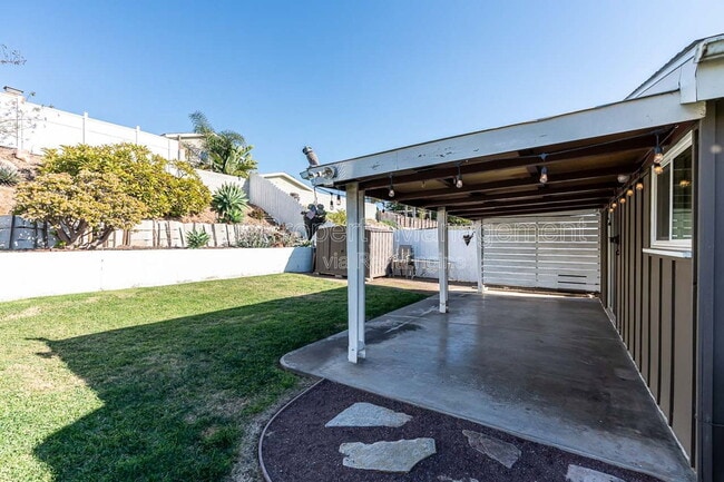 Building Photo - 3443 Lockwood Dr