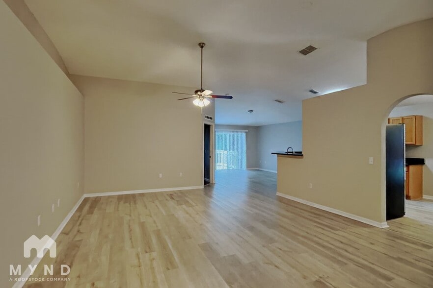 Building Photo - 2073 Hayfield Way