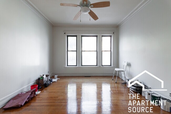 Building Photo - 900 W Belle Plaine Ave