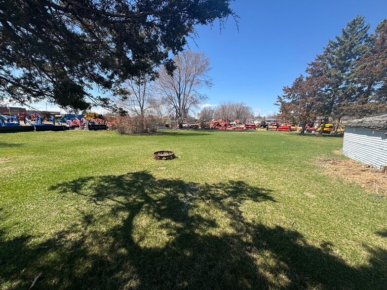 Building Photo - 502 Business 23 S