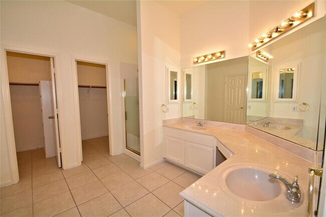 Building Photo - 17315 Marigold Dr