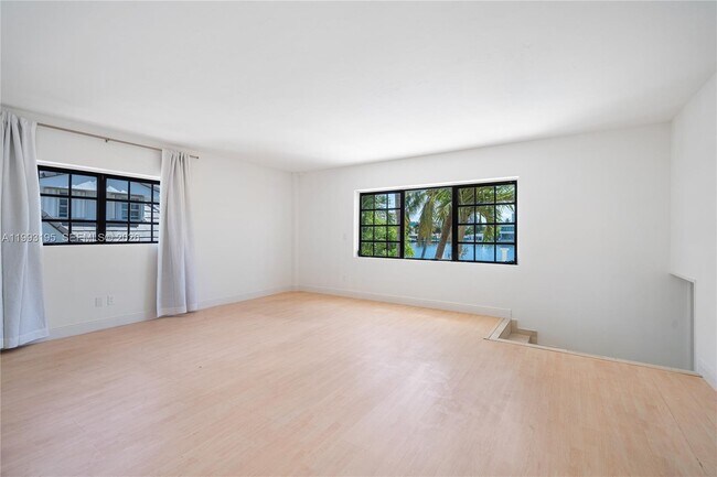 Building Photo - 7531 Beach View Dr