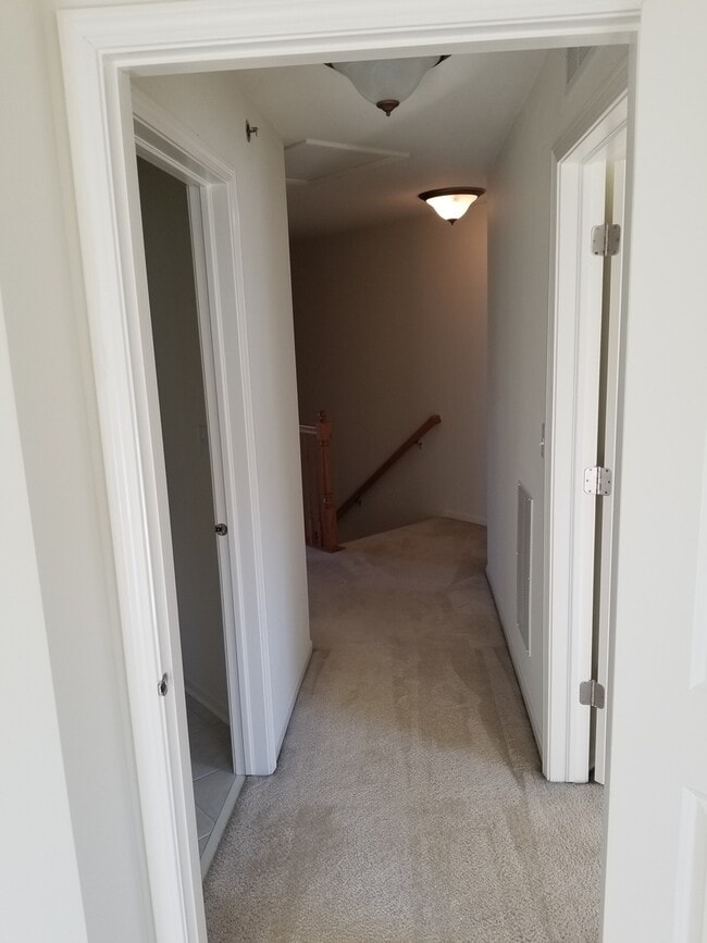 Building Photo - 4702 N Lamon Ave