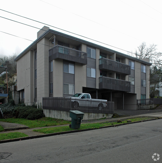 Primary Photo - Chadwick Apartments