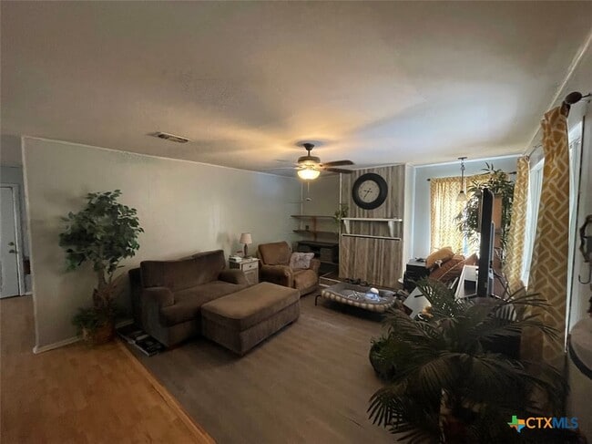 Building Photo - 536 Valley Haven