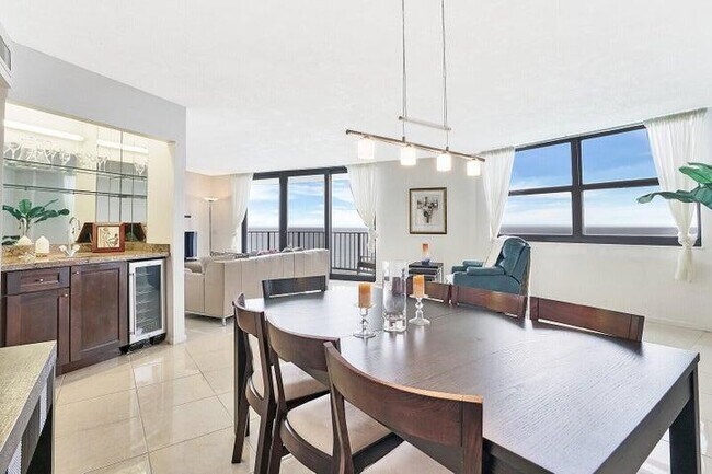 Building Photo - 5420 N Ocean Dr