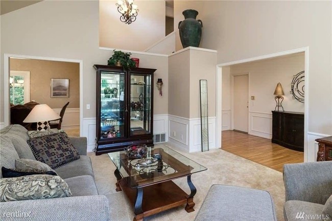 Building Photo - 4 br, 2.5 bath House - 14910 18th Ln SE