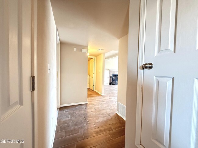 Building Photo - 6305 Rosa Gandara Pl