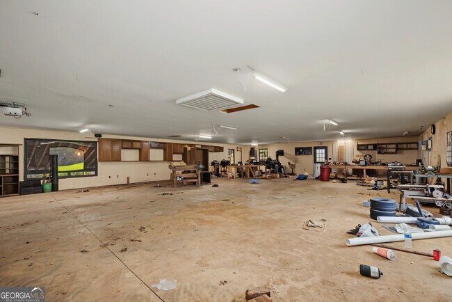 Building Photo - 241 Busbin Rd