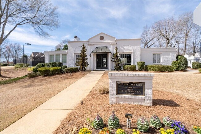 Building Photo - 3308 Fieldwood Dr SE