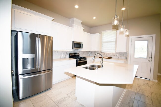 Building Photo - 9442 Starlight Oak Dr