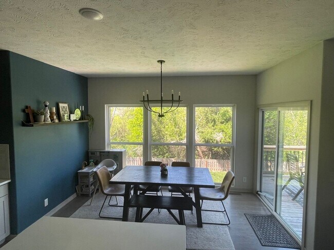 Building Photo - Home For Rent Papillion