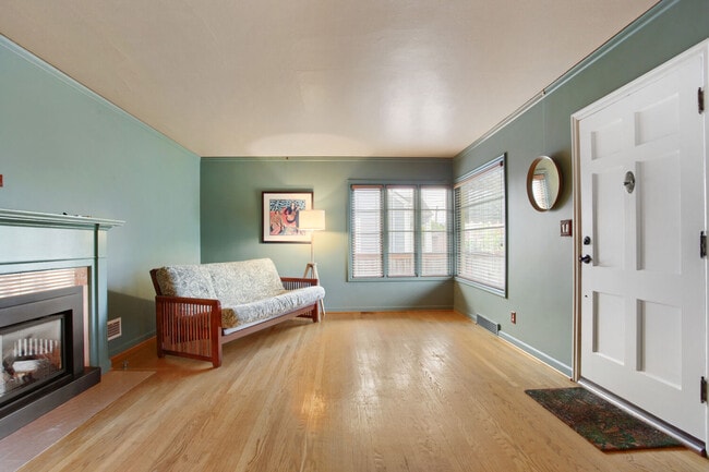 Building Photo - 3406 SE 64th Ave