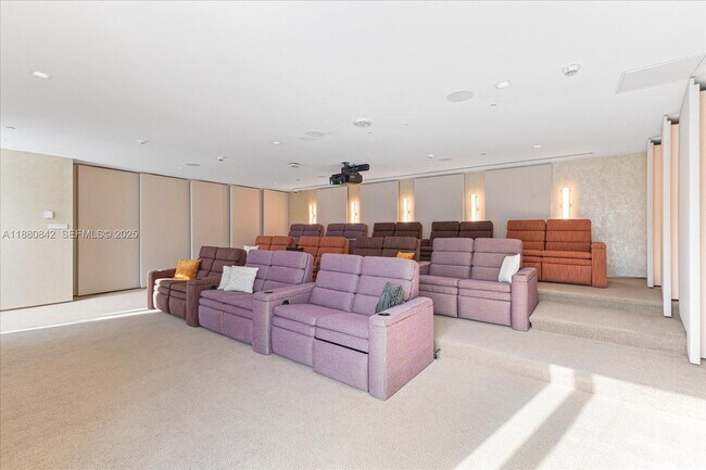 Building Photo - 700 NE 26th Terrace