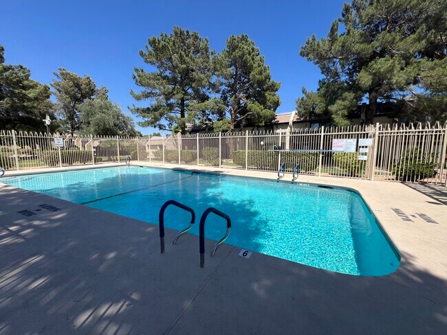 Building Photo - 4576 Kenmare Way