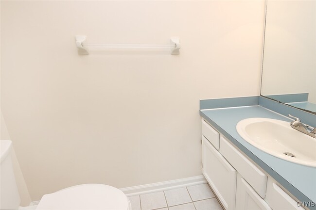 Building Photo - 442 Summerhaven Dr N