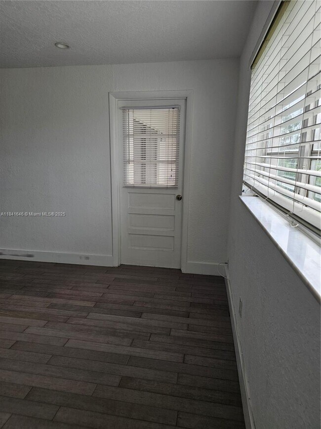 Building Photo - 2510 SW 81st Ave