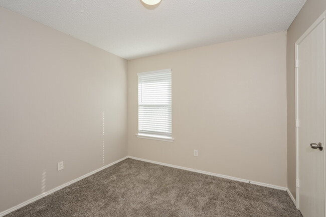 Building Photo - 317 Helmsford Trail