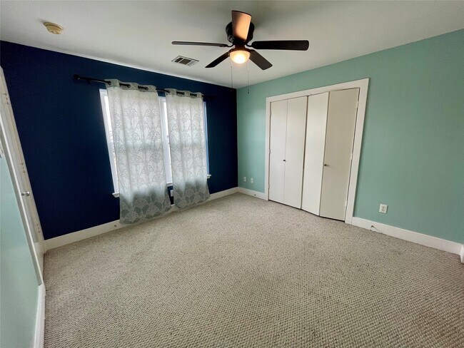 Building Photo - 5901 Fairdale Ln