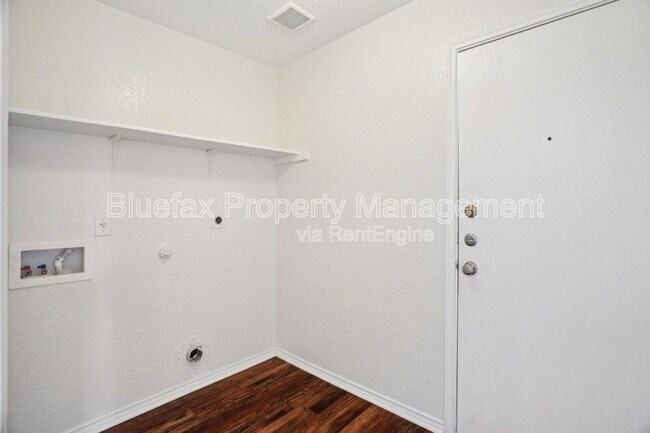 Building Photo - 9939 Bermuda Palm