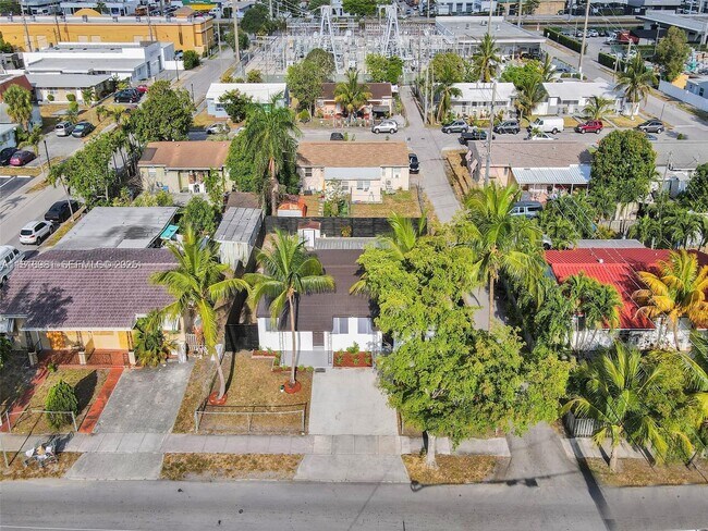 Building Photo - 708 N 20th Ave