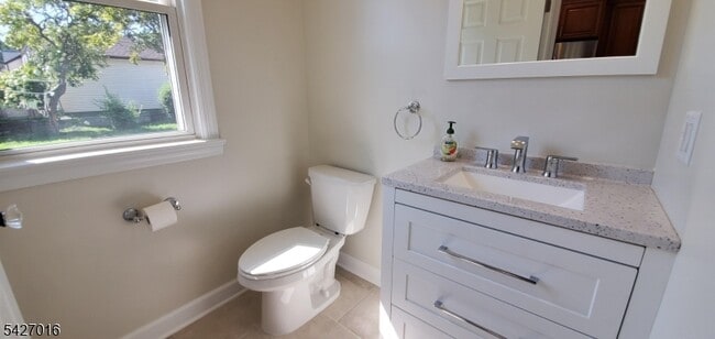 Building Photo - 54 Park Ave