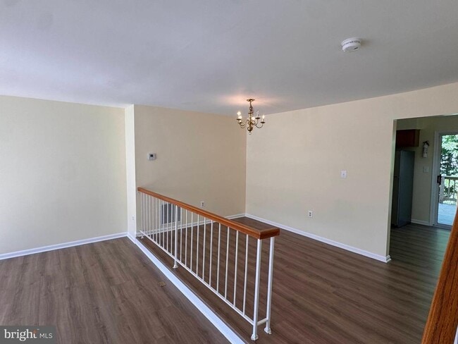 Building Photo - 14803 McKnew Rd
