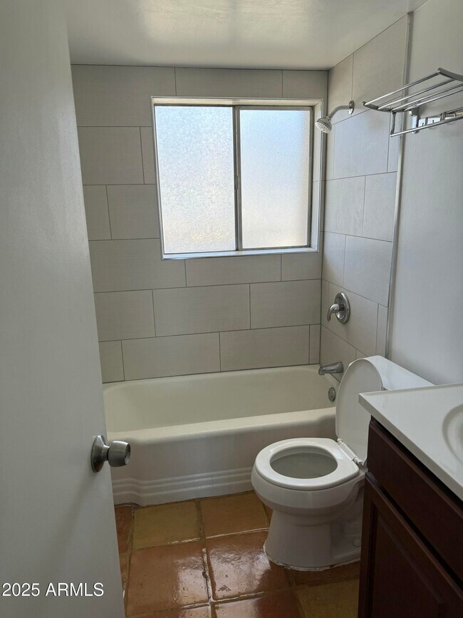 Building Photo - 349 E Thomas Rd