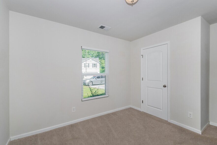 Building Photo - 109 Amber Mill Cir
